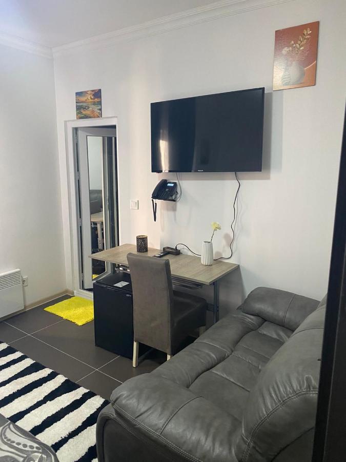 Hotel City Rooms Prishtina Пристина Екстериор снимка