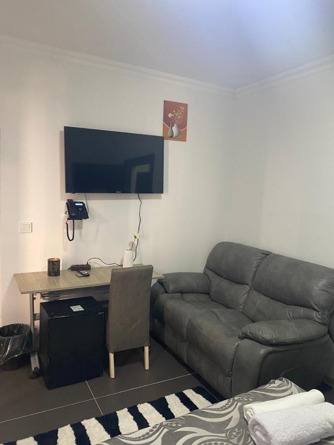 Hotel City Rooms Prishtina Пристина Екстериор снимка