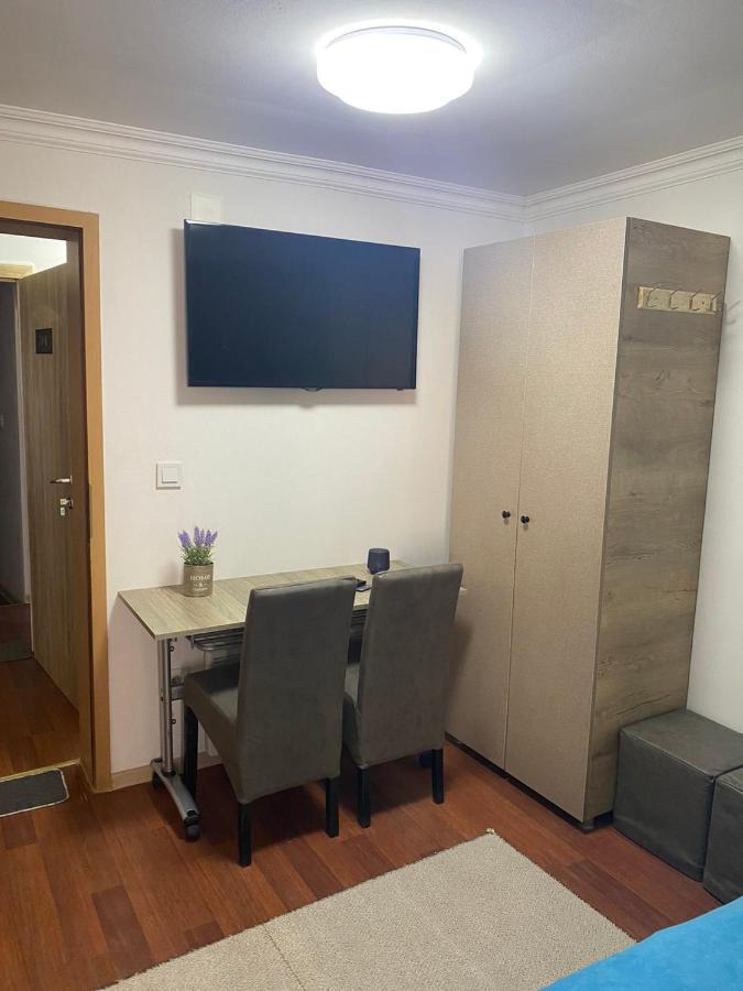 Hotel City Rooms Prishtina Пристина Екстериор снимка