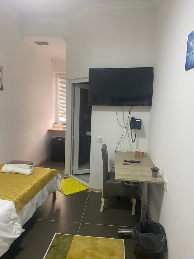 Hotel City Rooms Prishtina Пристина Екстериор снимка