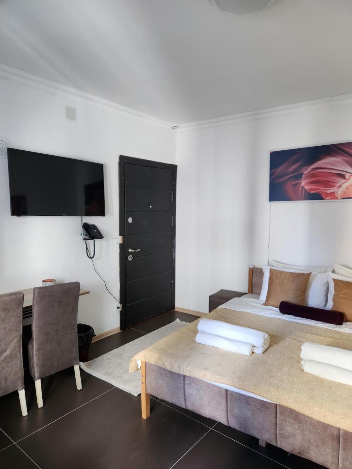 Hotel City Rooms Prishtina Пристина Екстериор снимка